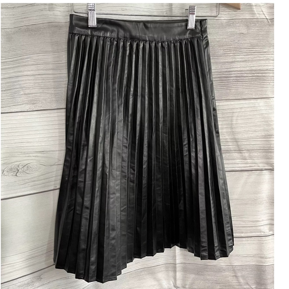 Monteau faux leather pleaded skirt - Picture 2 of 4